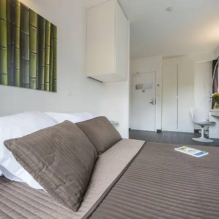 Couette-café Les Capucines 3*