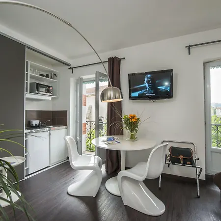 Les Capucines Couette-café 3*