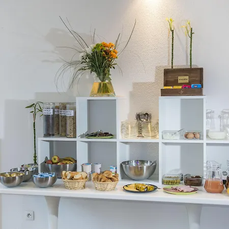 Les Capucines Couette-café