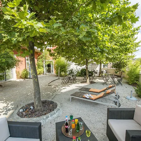 Les Capucines Couette-café 3*