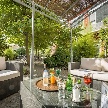 Les Capucines Couette-café