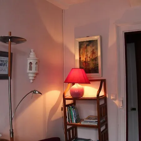 Les Capucines فندق مبيت وإفطار 3*