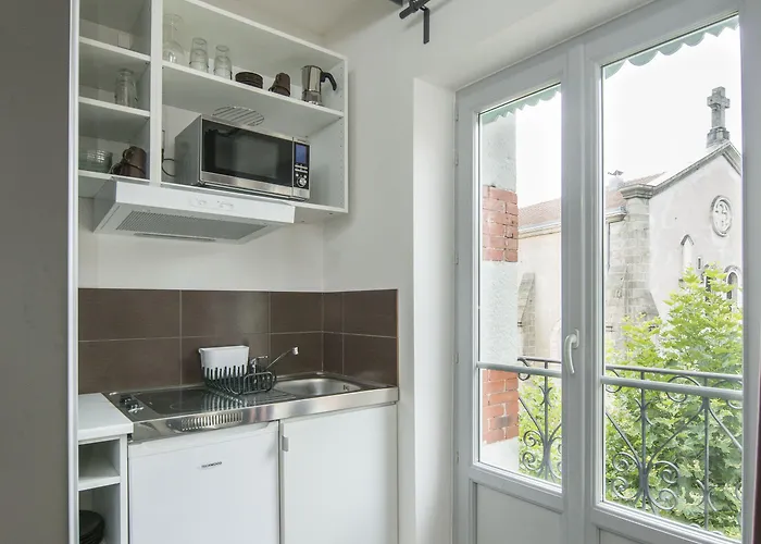 Les Capucines Couette-café 3*